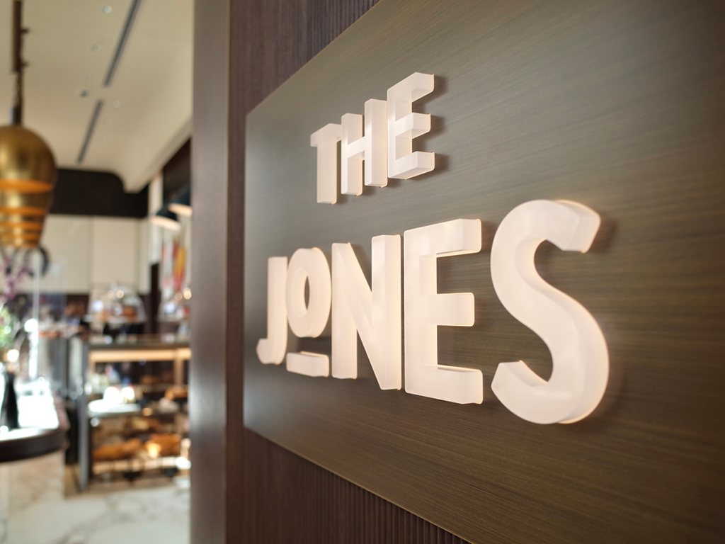 新宿THE JONES Cafe&Bar 内観